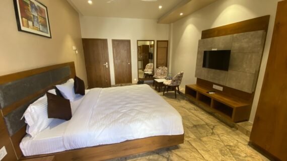 Super deluxe room somnath|Sea view from Sagar Darshan Guest House Somnath